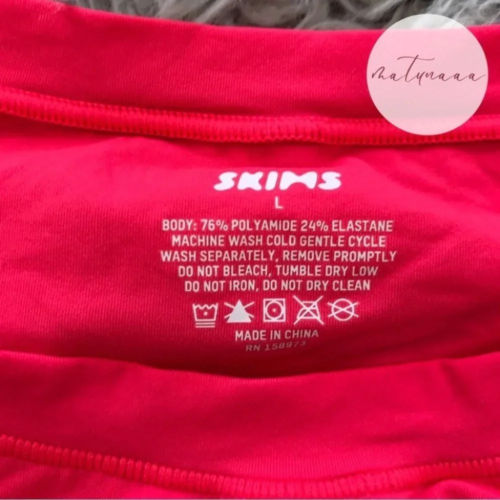 Skims Fits Everybody T-shirt Bodysuit in Ultra Pink L - Picture 2 of 3